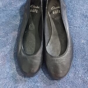 Clarks Women's Black Leather Flats